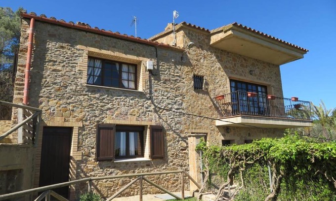 Fontanilles House | Rustic house in Gualta.