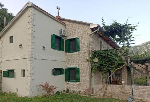 Karuc Apartment | Rustic house