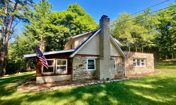 Philipsburg House | Rustic Lodge near Black Moshannon & Penn State