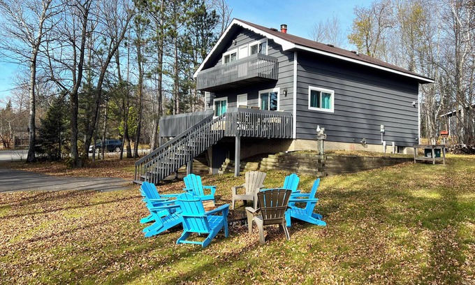 Tower Cabin | Rustic Meets Modern, Cabin on Lake Vermillion! Inc. 2 Kayaks & 1 Canoe. Sleeps 8