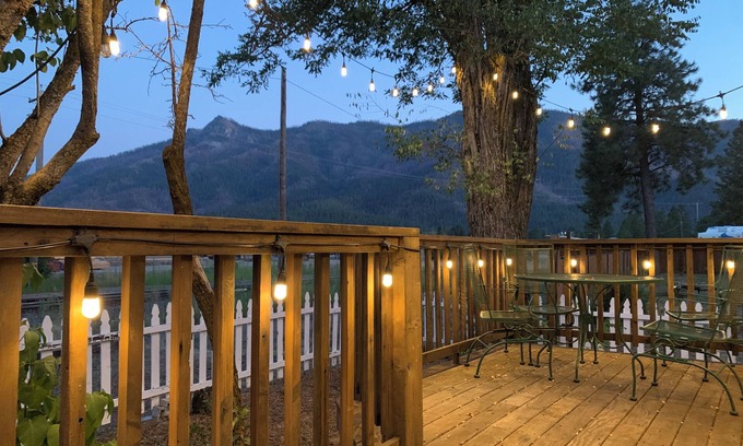 Crescent Mills Cottage | Rustic Railway Cottage, Amazing Mountain Views