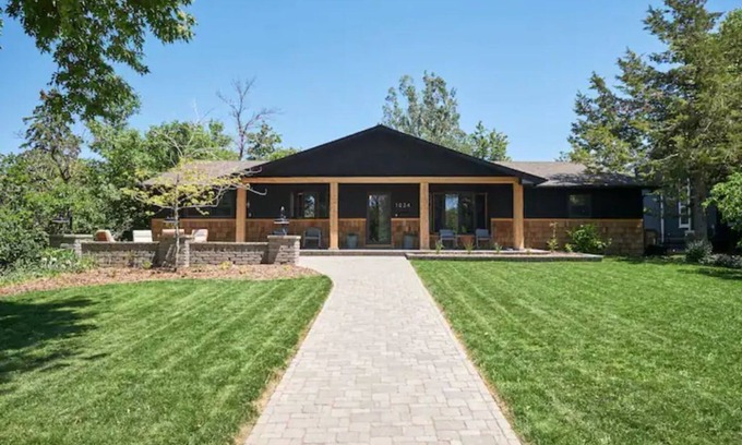 Spearfish House | Rustic Ranch in Downtown Spearfish