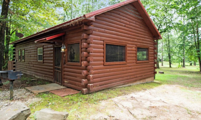Bismarck Cabin | Rustic Romance Cabin at Remember When Cabins