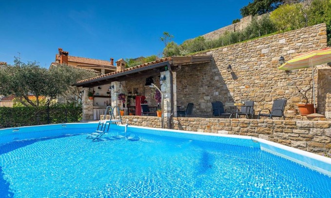 Motovun Villa | Rustic villa Pietro with panoramic view in Motovun