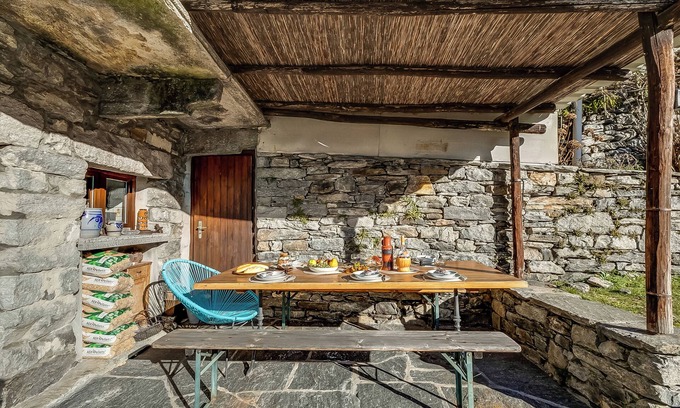 Lavertezzo Ski Chalet | Rustico Over The Bridge Verzasca 1, Sambugaro, Switzerland