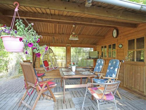 Oberschledorn Apartment | Rustikales Medebach-Ski-Retreat