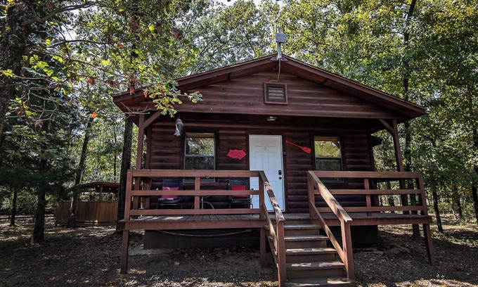 Broken Bow Cabin | Rustling Oaks- Broken Bow/Hochatown- 1bd