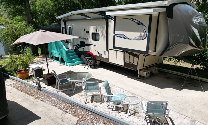 Salt Springs House | RV Camper Salt Springs