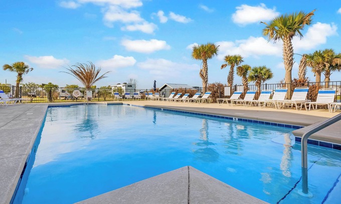 Foley RV Rental | RV Pad w/Pool, Pickleball, Go Carts & Putt-Putt