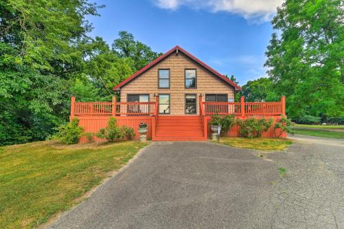 Battletown House | Ryman Riviera Home with Fireplace Steps to River