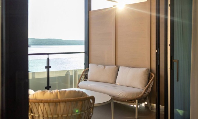 Lac-Megantic Apartment | Sérénité - 303 - Bord de l'eau