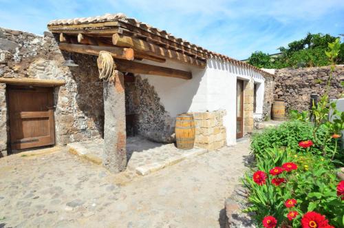 Narbolia House | S'Ommu Ezza