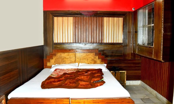 Paharganj House | S R PALACE