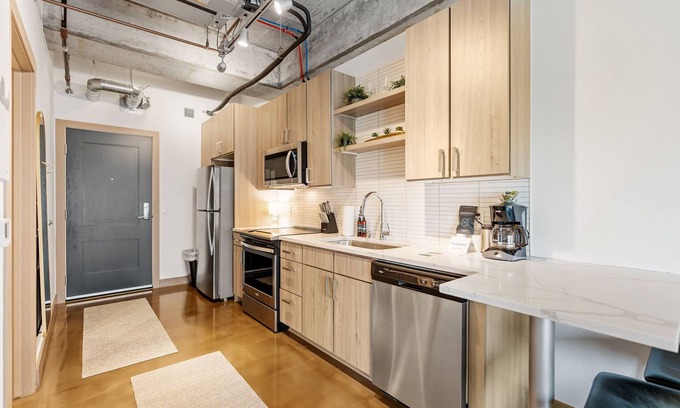 Warehouse District Apartment | Sable 304 - Alcove