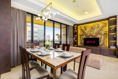 Sudirman Central Business District Apartment | Saffron by Kozystay - SCBD