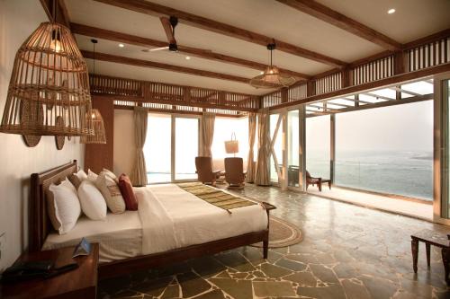 Harnai House | SaffronStays Athaang, Dapoli