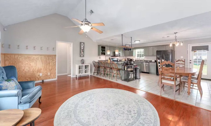 Bells House | Sage House in Bells 3 BR 2 BA