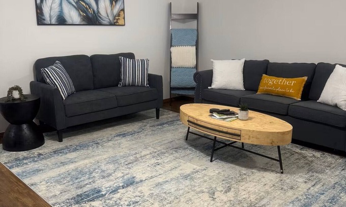 Centerton House | Sage & Sol - Min. to trails, WalMart HQ, Downtown