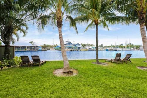 Stuart Apartment | Sailfish Suites - 11 - pet friendly
