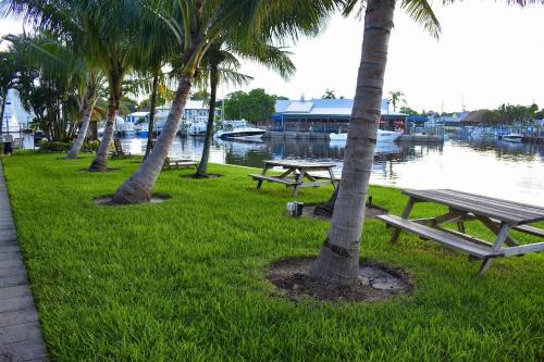 Stuart Apartment | Sailfish Suites 2 - pet friendly & waterfront