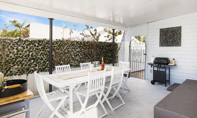 Salamander Bay House | Salamander Sweet Foreshore Drive