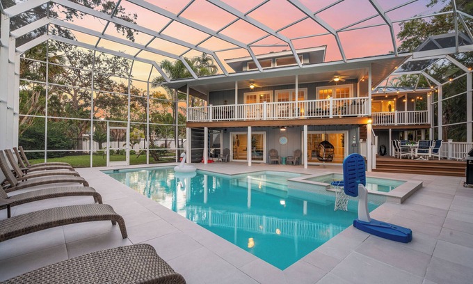 Bay Isle House | Salty Sailfish | Private Pool + Hot Tub + Siesta Key