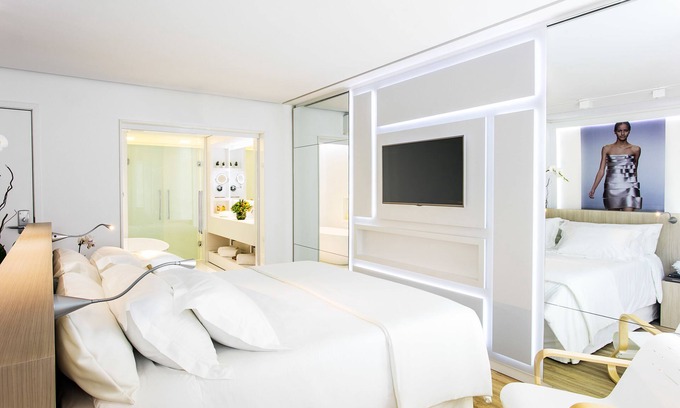 Copacabana Hotel | Samba Bossa Nova Ipanema