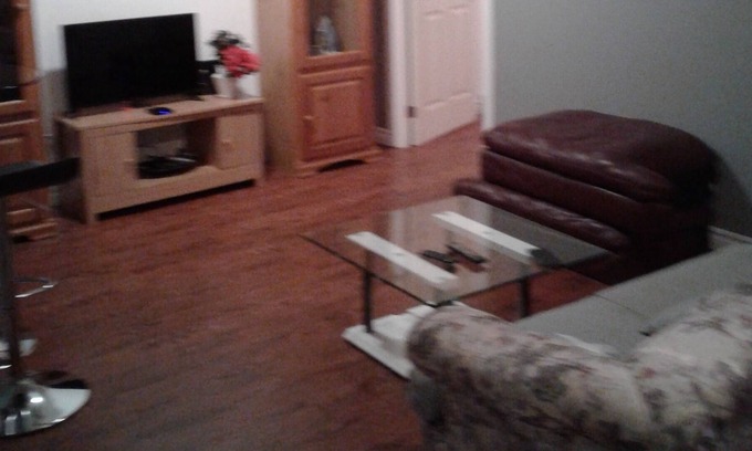 Sainte-Therese House | Same thing at home - Nice basement bungalow