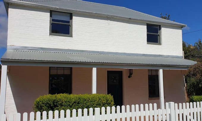 Central Mudgee House | Samuels Cottage C1860 - In the heart of Mudgee