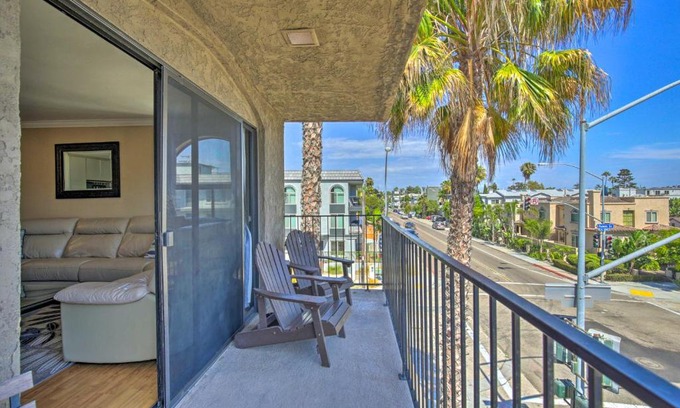 Crown Point Apartment | San Diego Condo 3 Blocks to Pacific Beach!
