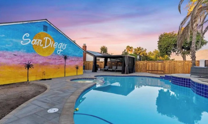 La Presa House | San Diego Lakeview Paradise: Heated Pool & Spa!