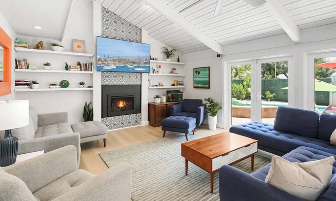 San Carlos House | San Diego Oasis- A Retro Retreat w/King Size Bed!