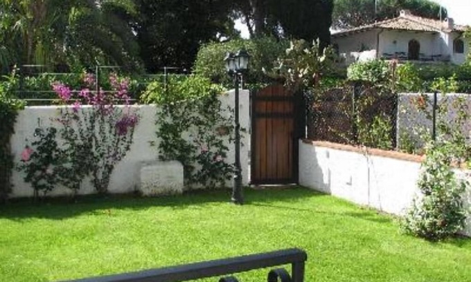 Colonia Elena Apartment | San Felice Circeo: Charming semi-subsoil apartment in Villa on the sea with direct access to the beach