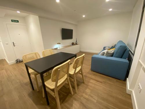 Leon Apartment | San Mames Leon con Garaje incluido para coche mediano