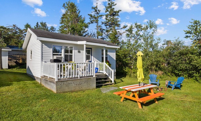 York Cottage | Sand Dune Cottage, 2 BRs, Kitchen, living and a patio