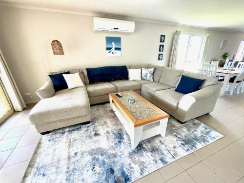 Kingscote House | Sand & Salt