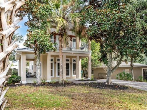 El Centro Beach House | Sandcastle on Castile