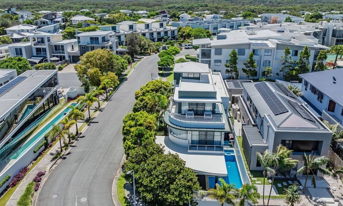 Casuarina House | Sandcastles- Luxury Beach House with Heated spa