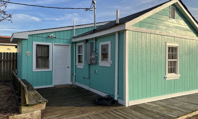 East Ocean View Cottage | Sandy Mutts at the Beach