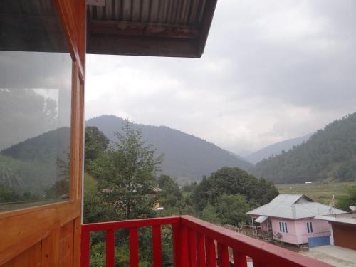 Bomdila House | Sangti Valley Ngoedrup Wooden Cottage