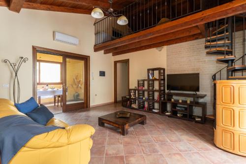 Sant'Antioco Apartment | Sant'Antioco - Spazioso appartamento al centro