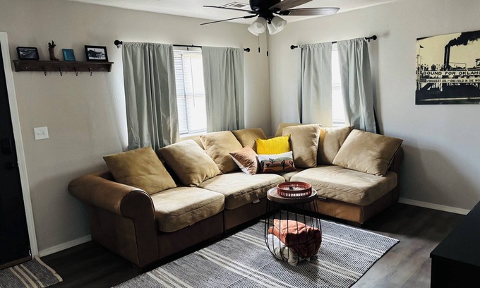 Cushing House | Santa Fe Depot- 3-bedroom house near downtown Cushing