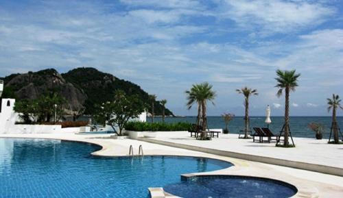 Pak Nam Pran Hotel | Santorini Huahin-Khaotao