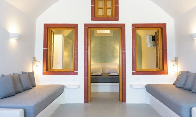 Exo Gialos Villa | Santorini Superior Cave House (1)