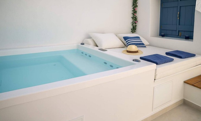Anopolis House | Sapphire Gem House with Private Jacuzzi