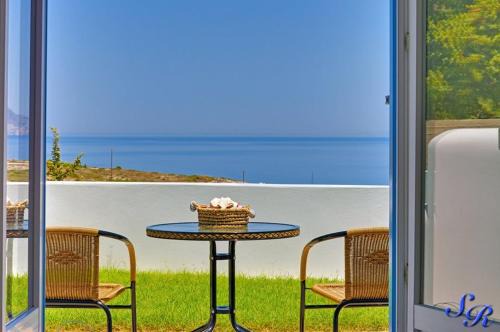 Milos House | Sarakiniko Rooms