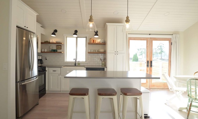 Covington House | Scandi Inspired House, great walkability, homebase to city and mountains