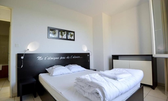 Azille Hotel | Scenic Apartments with On-site Pool and BBQ Area | Near Lac de Jouarres