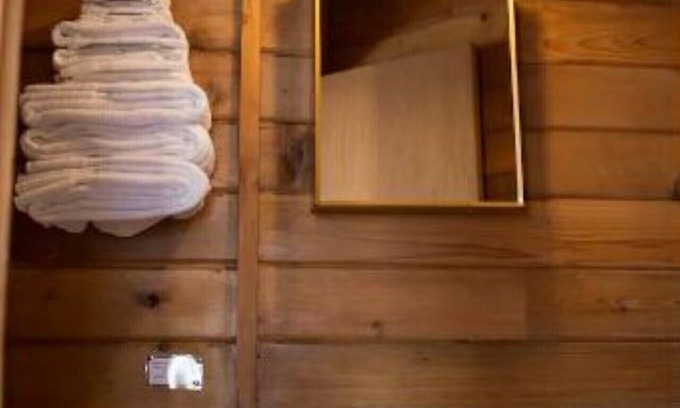 Bayview Hotel | Scenic Bay Motel room 1