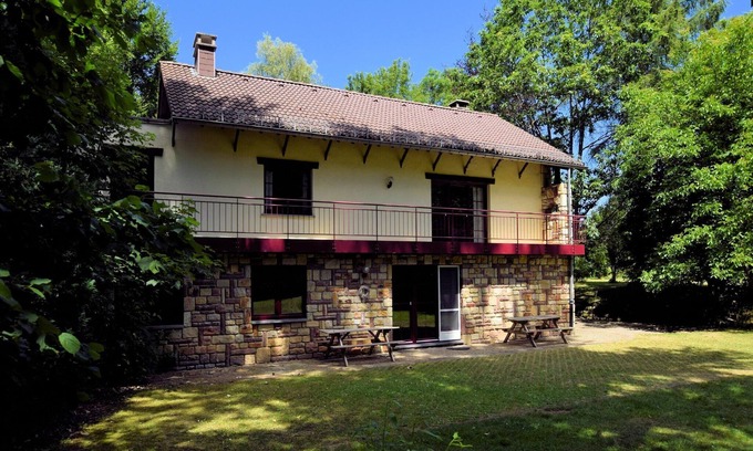 Sankt-Vith House | Scenic Home Near Forest